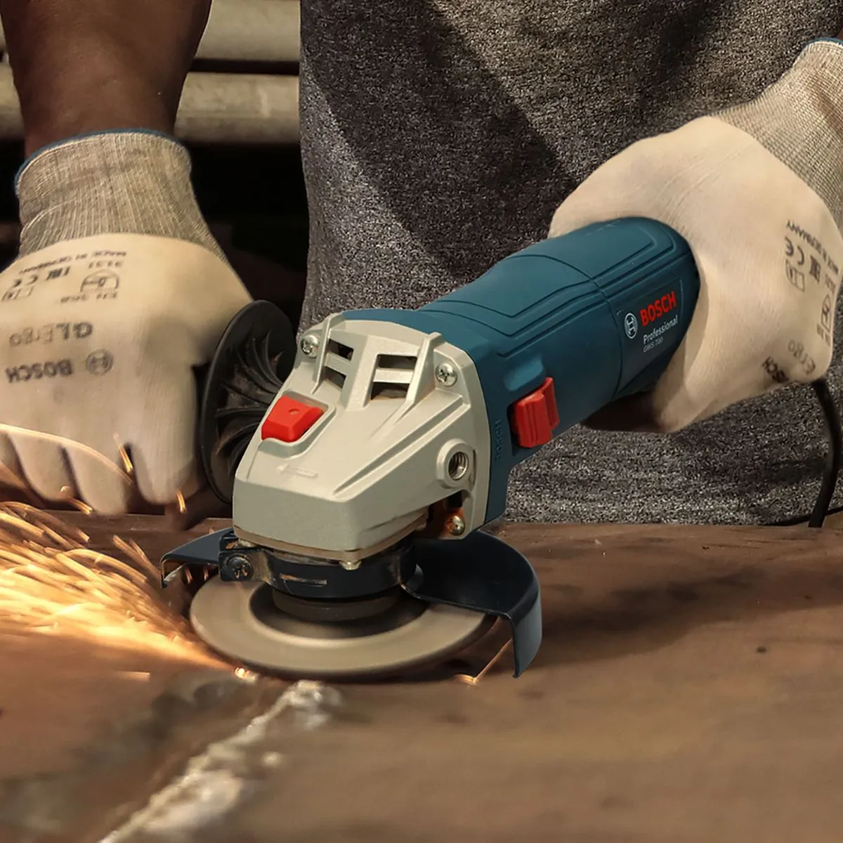 Esmerilhadeira Bosch GWS 700, 710W