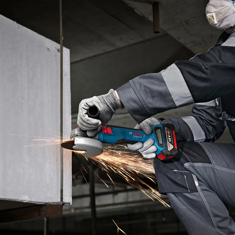 Esmerilhadeira Bosch GWS18V-8 2bat+maleta