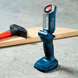 Lanterna led Bosch GLI 18V-300 6 LEDs Sem bateria