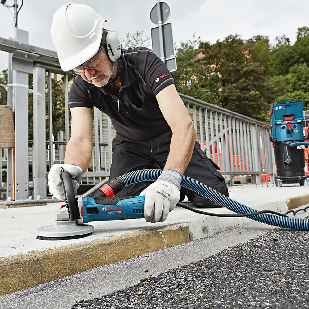 Lixadeira para concreto Bosch GBR 15 CA 1500W 220V em maleta
