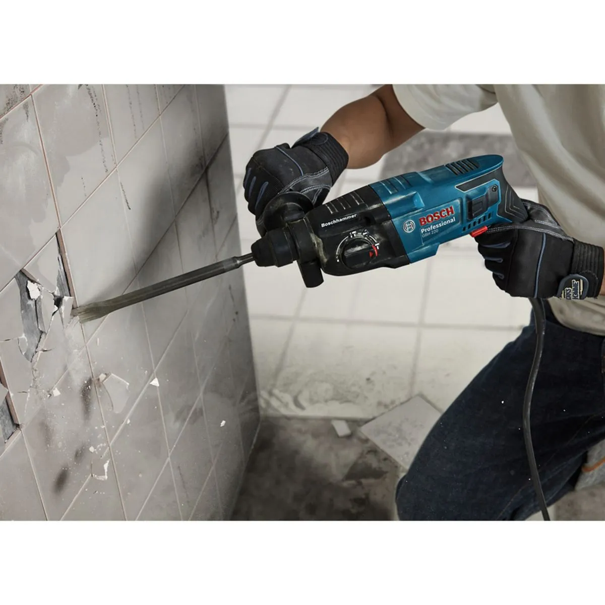 Martelo rompedor Bosch GBH 220 720W em maleta