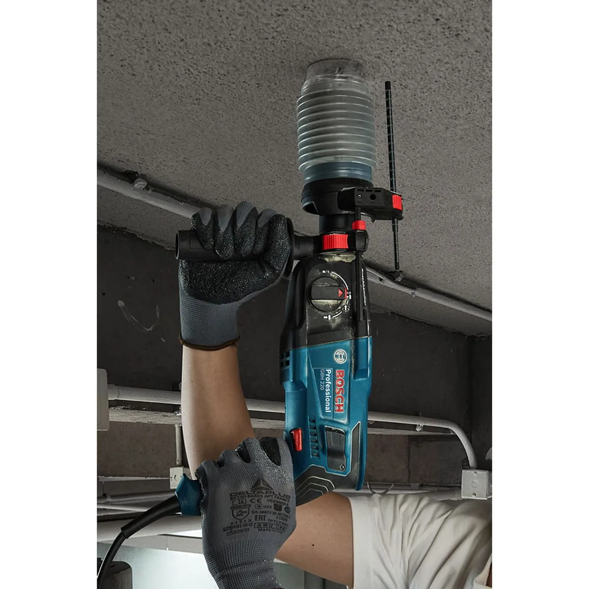 Martelo rompedor Bosch GBH 220 720W em maleta