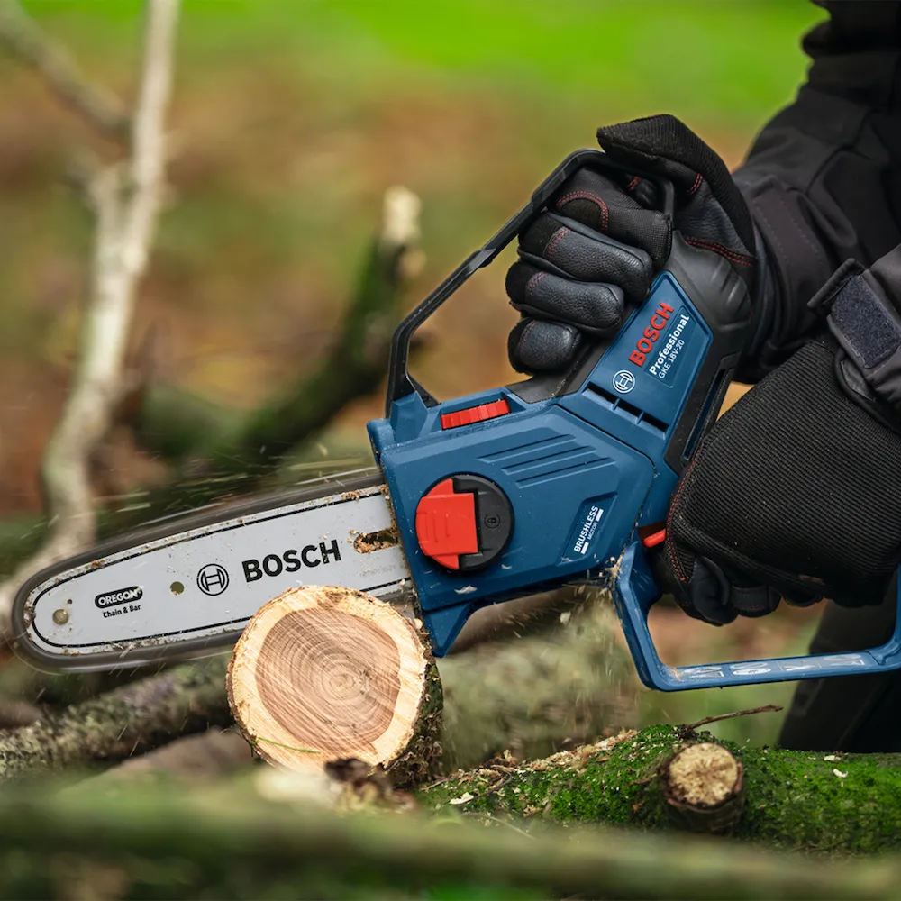 Motosserra a bateria Bosch GKE 18V- 20 Brushless sem bateria