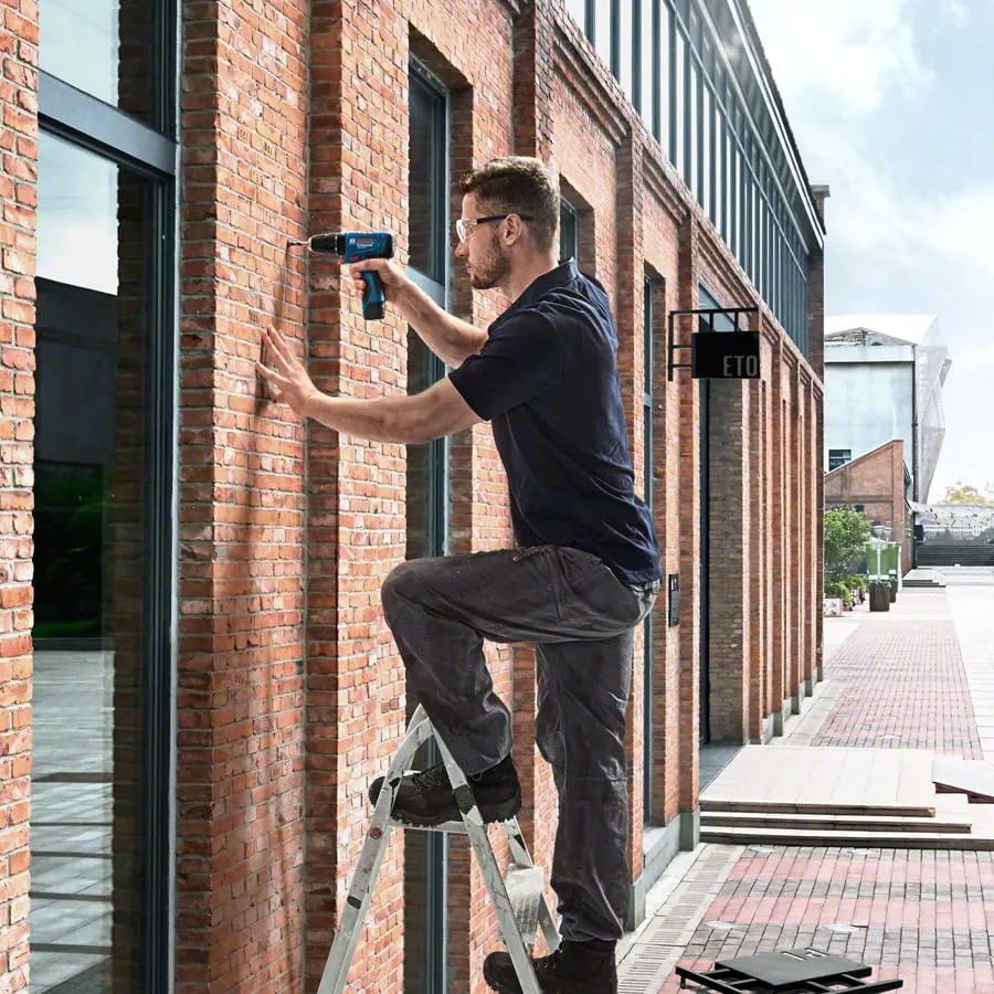 Parafusadeira Furadeira Bosch GSB 120-LI 12V 1 bateria e maleta