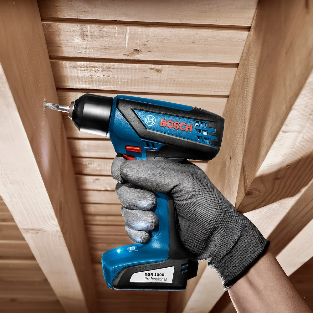 Parafusadeira Furadeira Bosch GSR 1000 Smart 12V bateria e maleta