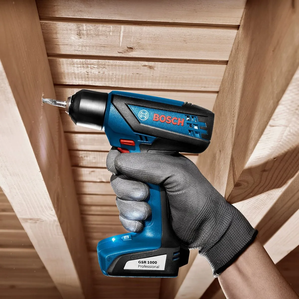 Parafusadeira Furadeira Bosch GSR 1000 Smart 12V com bolsa